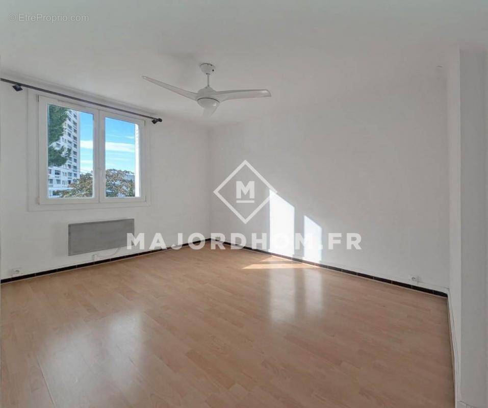 Appartement à MARSEILLE-4E