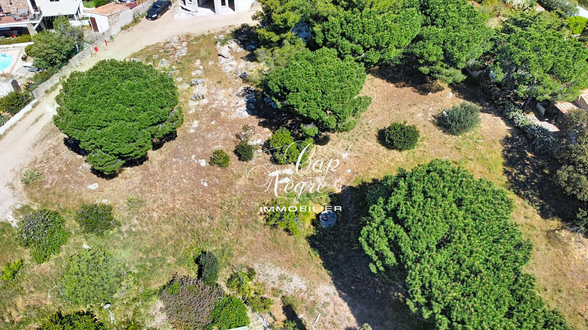 Terrain à BORMES-LES-MIMOSAS