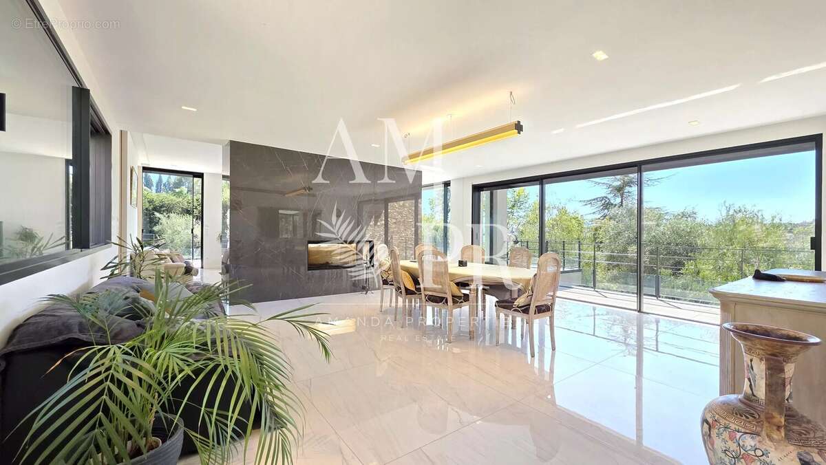 Maison à MOUGINS
