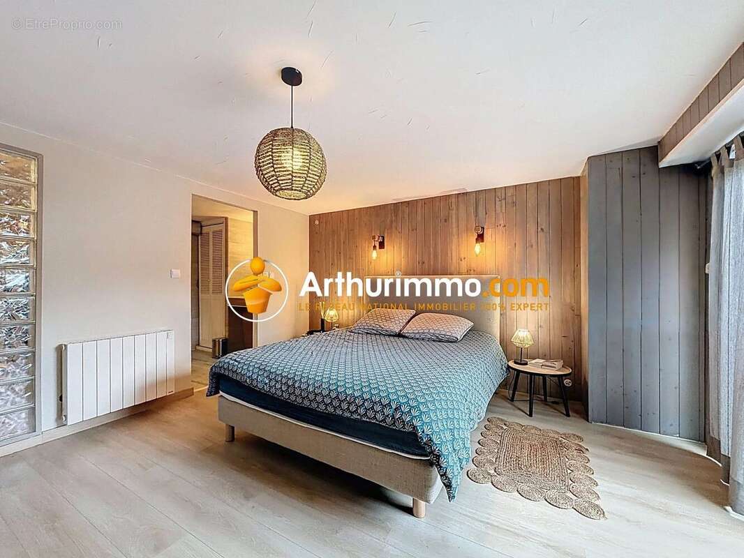 Maison à LA TOUR-DU-PIN