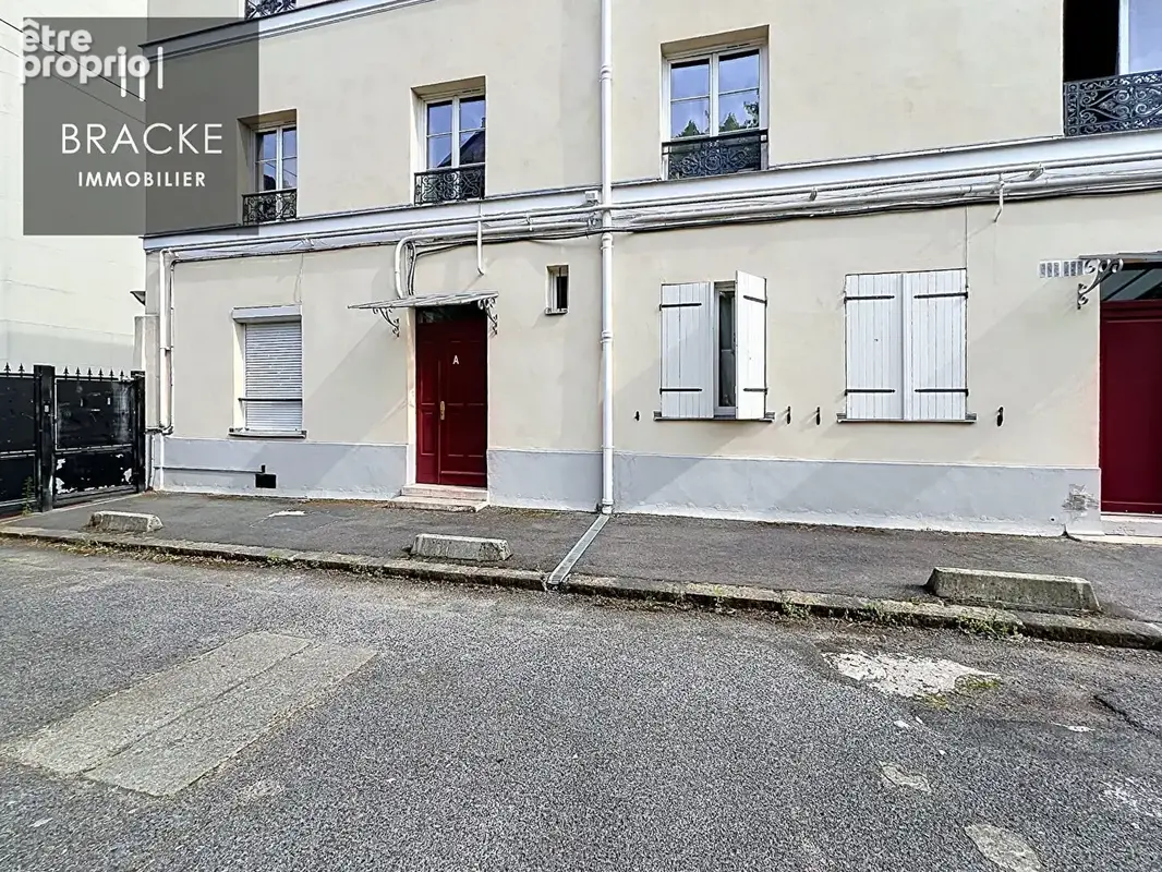 Appartement à COURBEVOIE