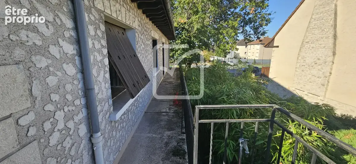 Ensemble immobilier  de 244 m2  avec 3 appartements - photo 12