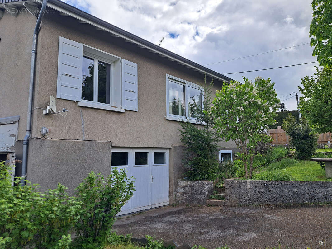 Maison à LE CHAMBON-SUR-LIGNON