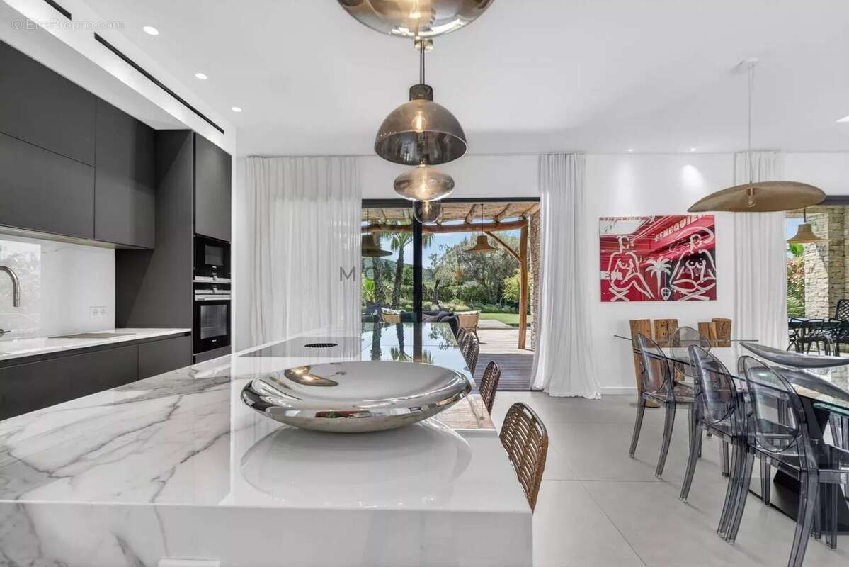 À Vendre – Villa d’architecte neuve à pied du village de Saint-Tropez - photo 5