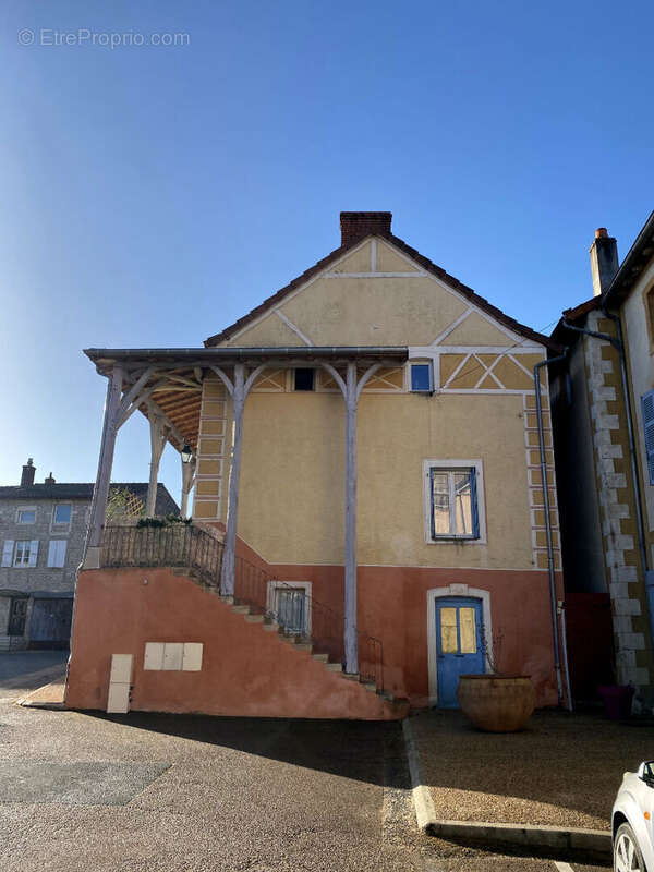 Maison à LUGNY