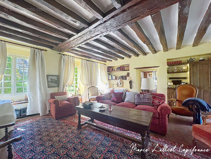 Maison à LA CHAPELLE-LA-REINE