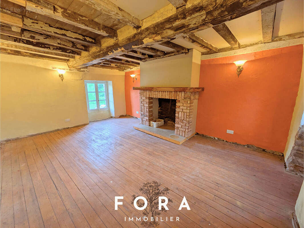 Maison à SAINT-PIERRE-DU-REGARD