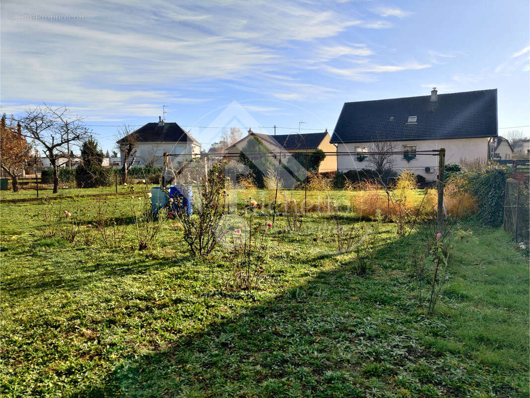 Maison à YZEURE