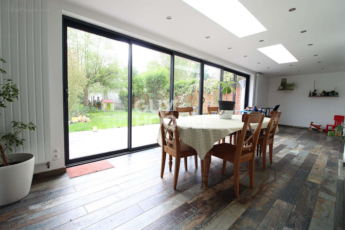 Maison à OZOUER-LE-VOULGIS