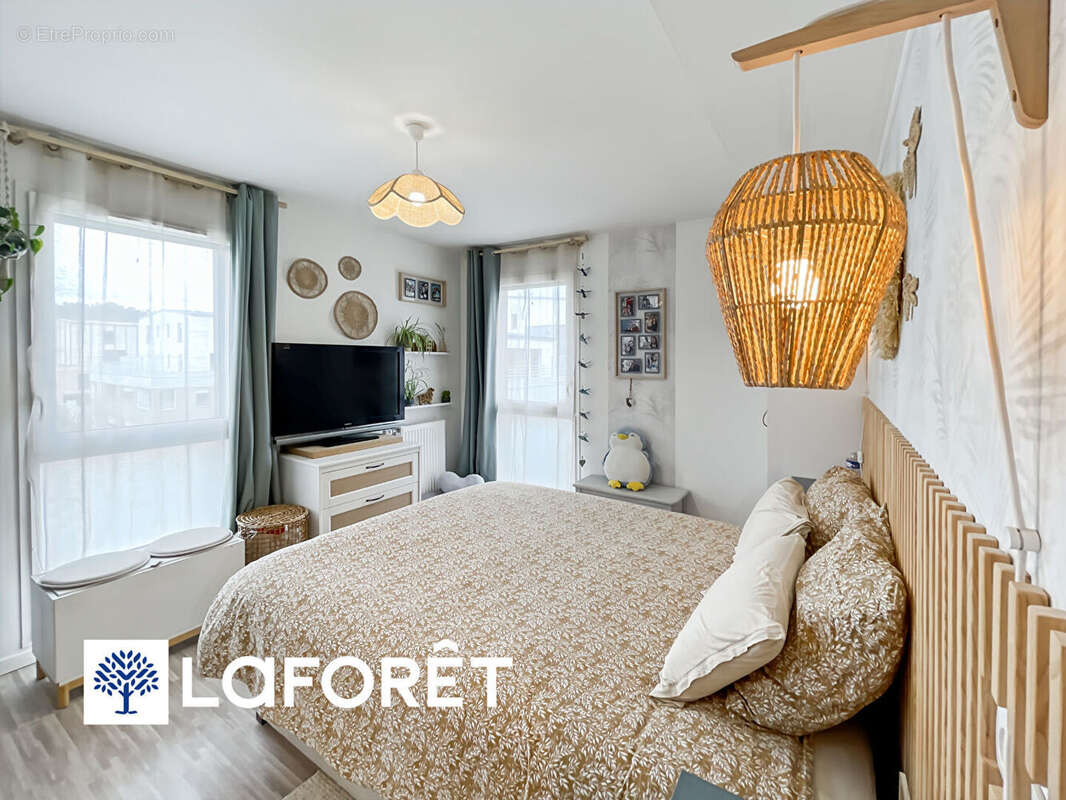 Appartement à SAINTE-GENEVIEVE-DES-BOIS
