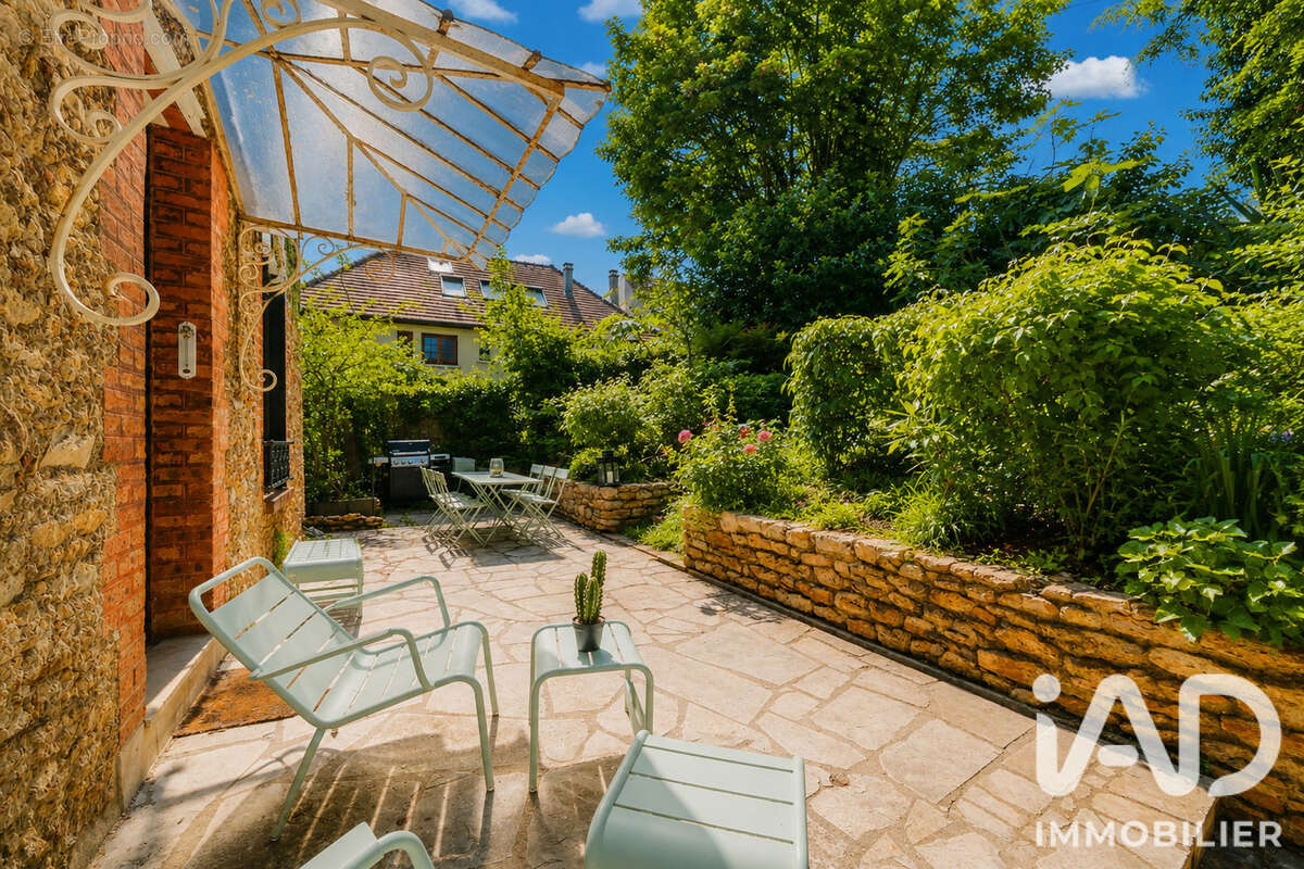 Maison 240 m² à Clamart  - photo 4