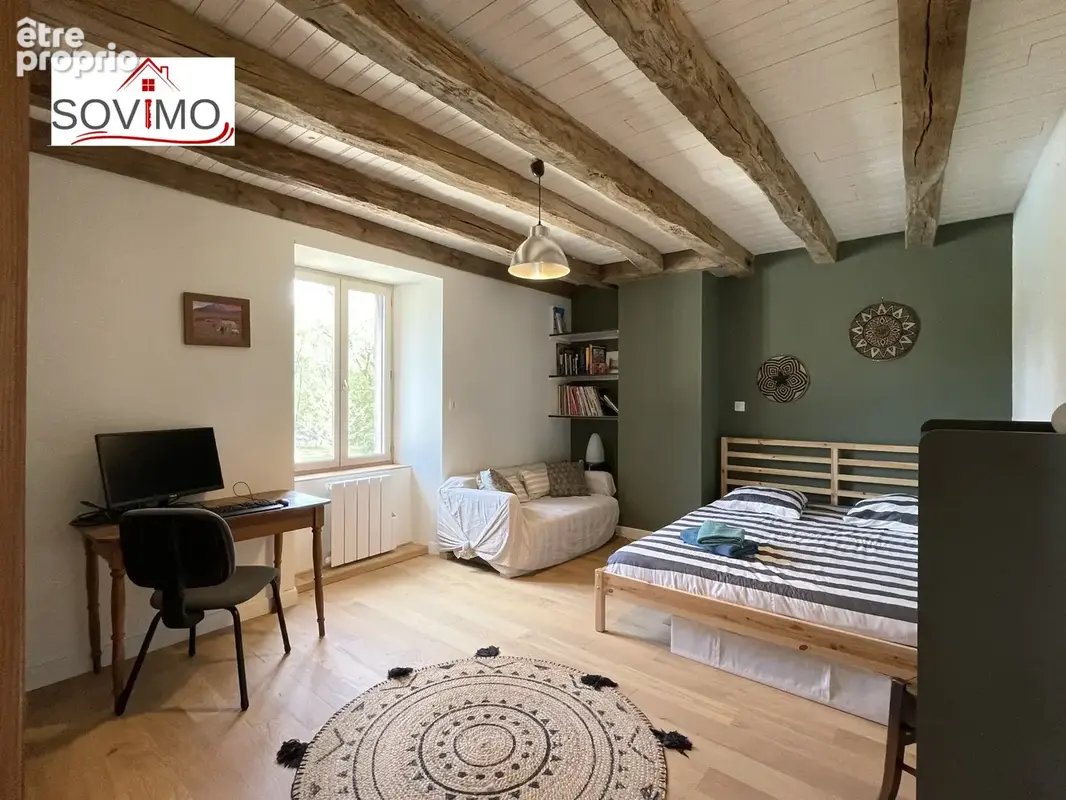 En campagne, belle maison charentaise indépendante en pierre, entièrement restaurée, sur 4800 m2 de terrain - photo 16