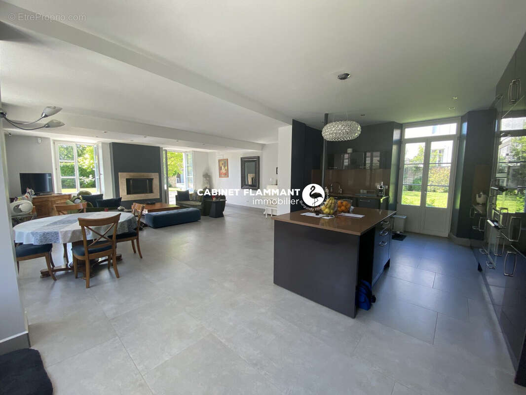 Maison 250 m² à Semur-En-Auxois  - photo 6