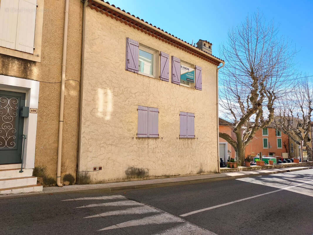Appartement à BAGNOLS-EN-FORET