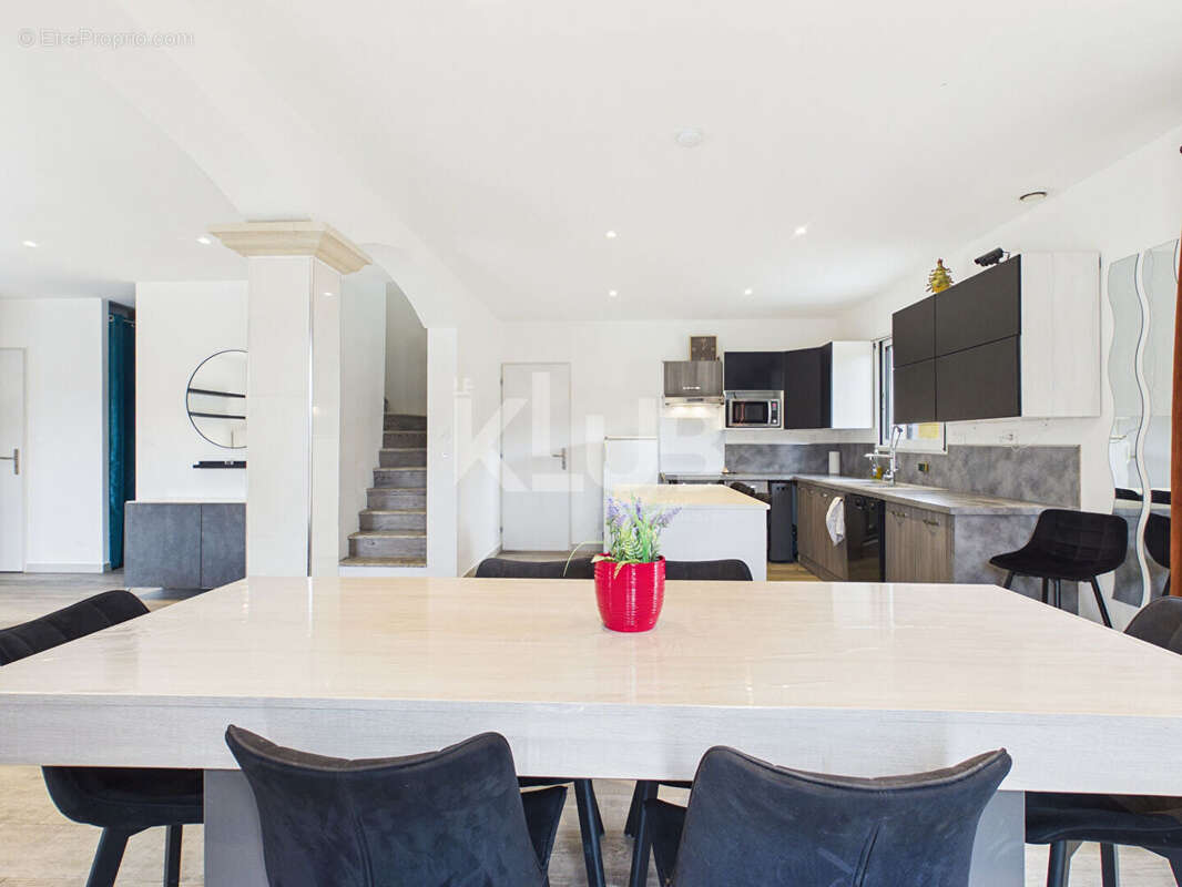 Maison à GINASSERVIS