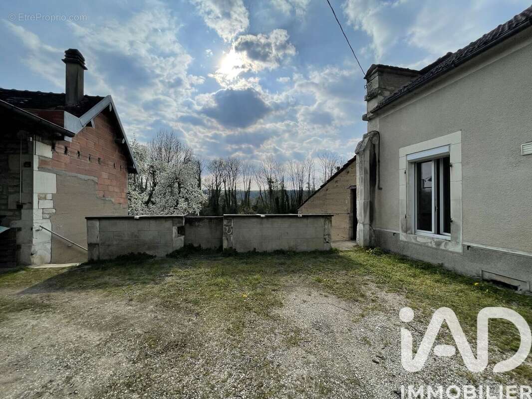 Maison 114 m² à Tronchoy  - photo 7