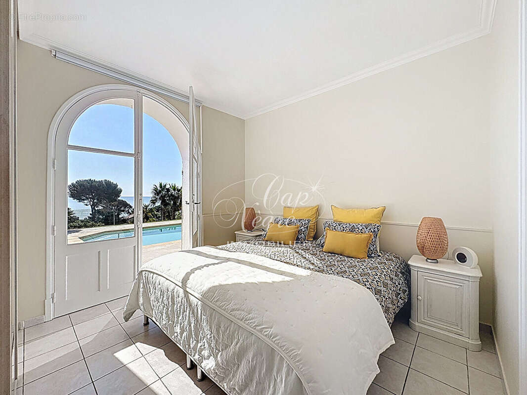 Maison à ROQUEBRUNE-SUR-ARGENS