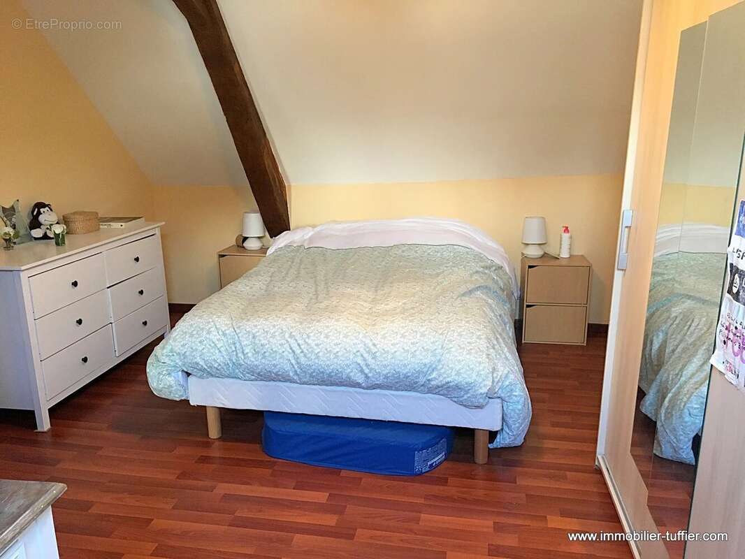 Maison à MONTFORT-LE-GESNOIS