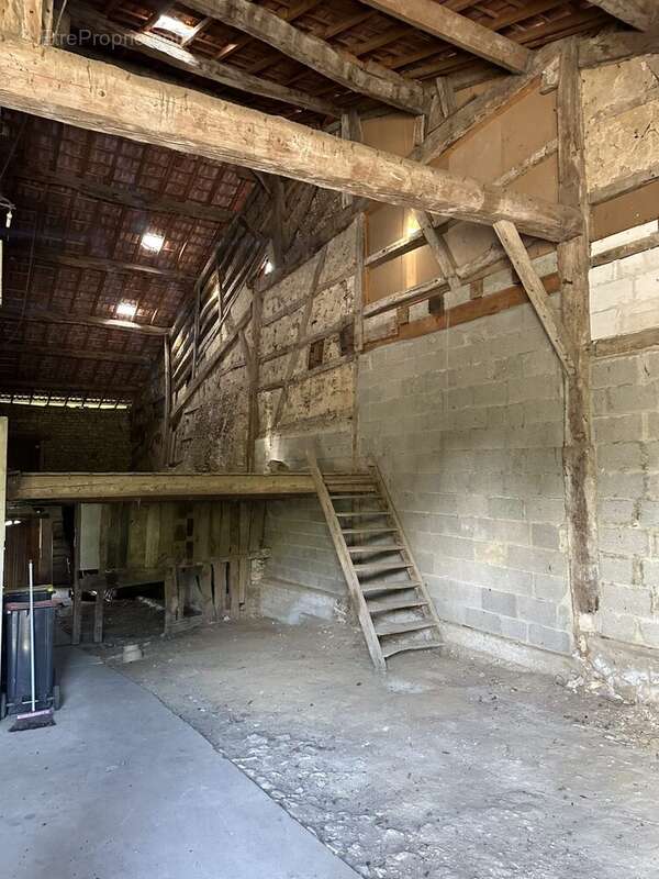 Maison à LES HAUTS-DE-CHEE