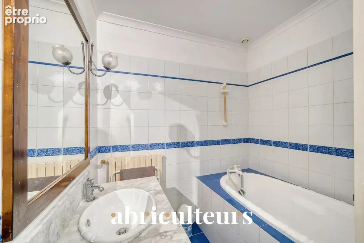 Maison familiale de 154 m² avec piscine en vente à Val-de-Cognac (16370) - photo 16