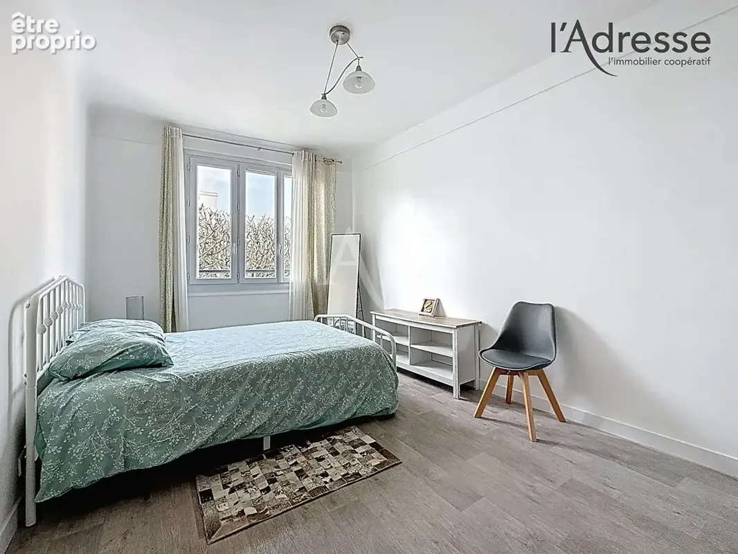RUEIL-MALMAISON/ Avenue du Président Pompidou - Appartement 2 pièces 47m² - 1 Cave - photo 4
