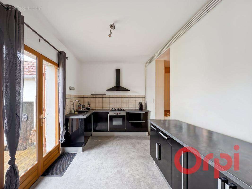 Maison à LA GUERCHE-SUR-L'AUBOIS