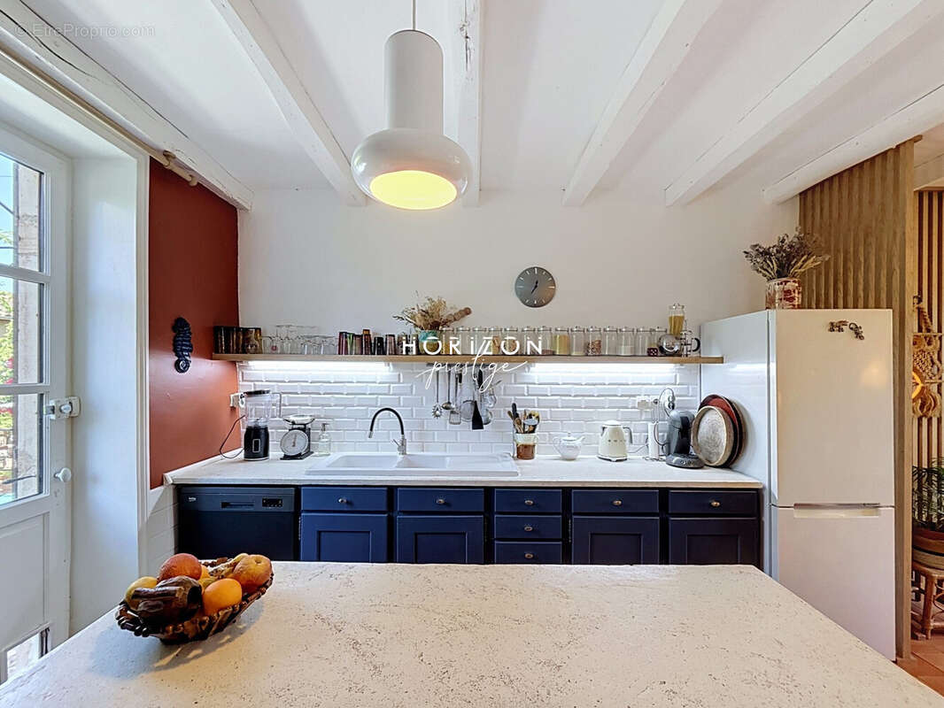 Maison 355 m² à Lancie  - photo 4