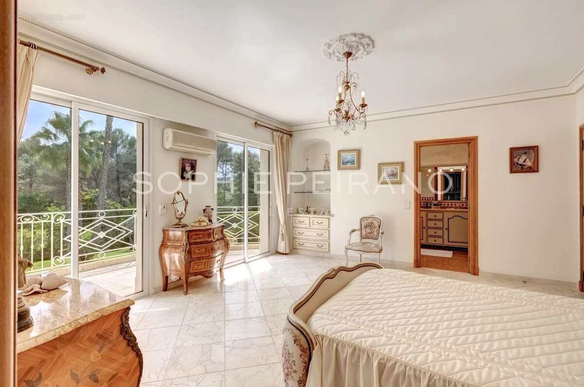 Maison à MOUGINS