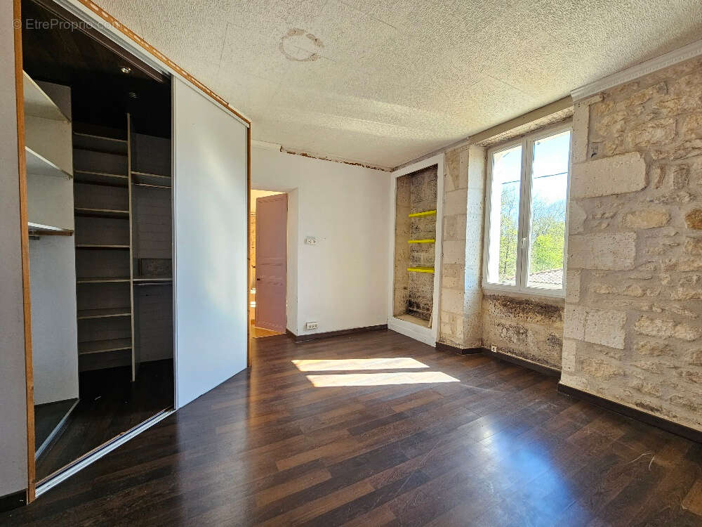 Maison à MOUTHIERS-SUR-BOEME