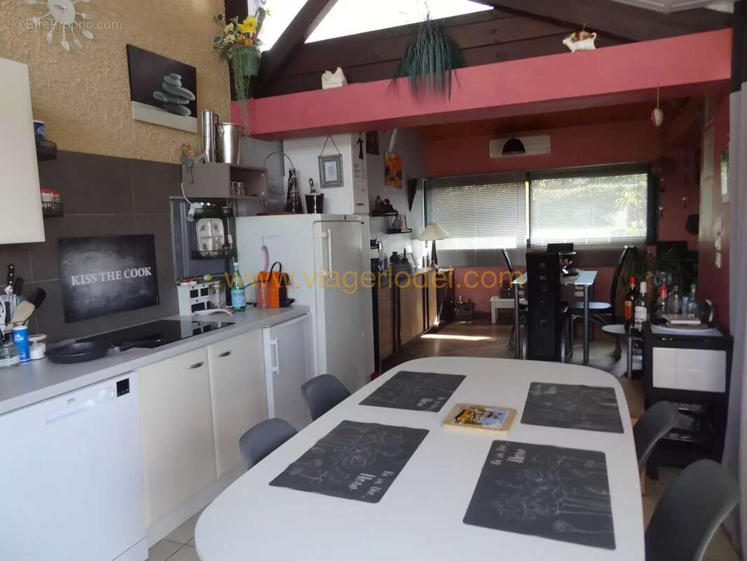 Maison à SAUX-ET-POMAREDE