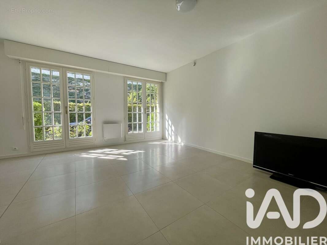 Photo 2 - Appartement à LE PECQ