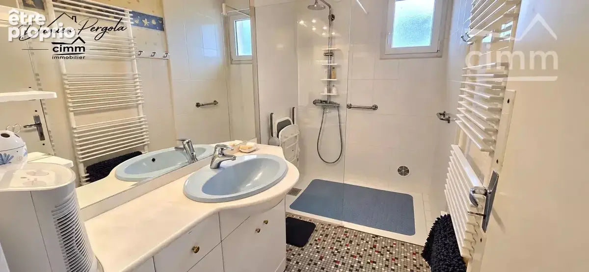 Maison de 91 m² à restaurer avec grand terrain et vaste garage proche du centre du Lardin-Saint-Lazare - photo 10