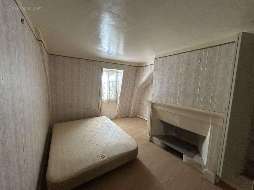 Maison à SAINT-SOZY