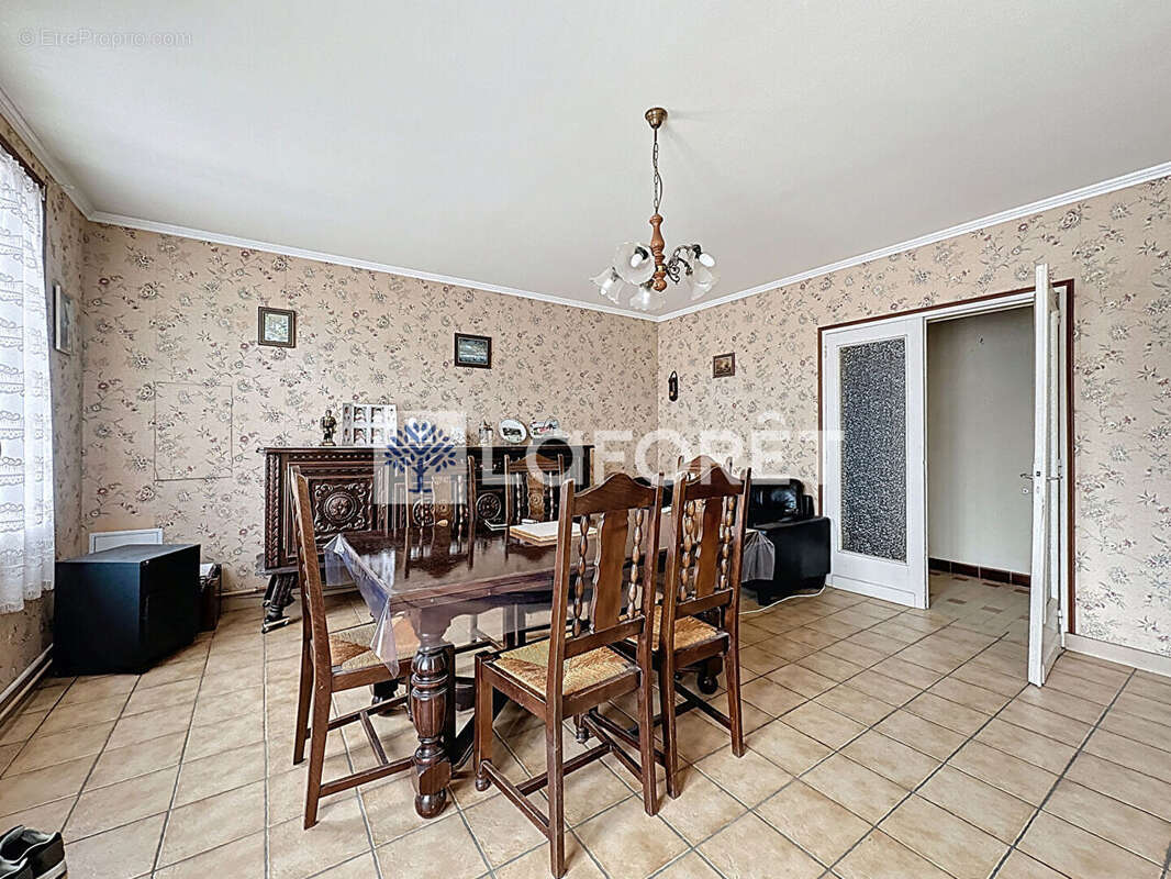 Maison à VASLES
