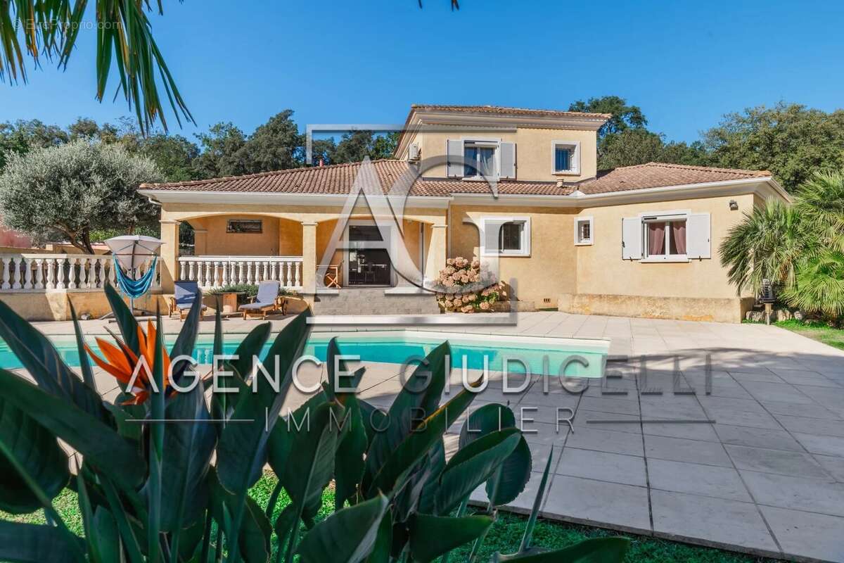 Maison à PRUNELLI-DI-FIUMORBO