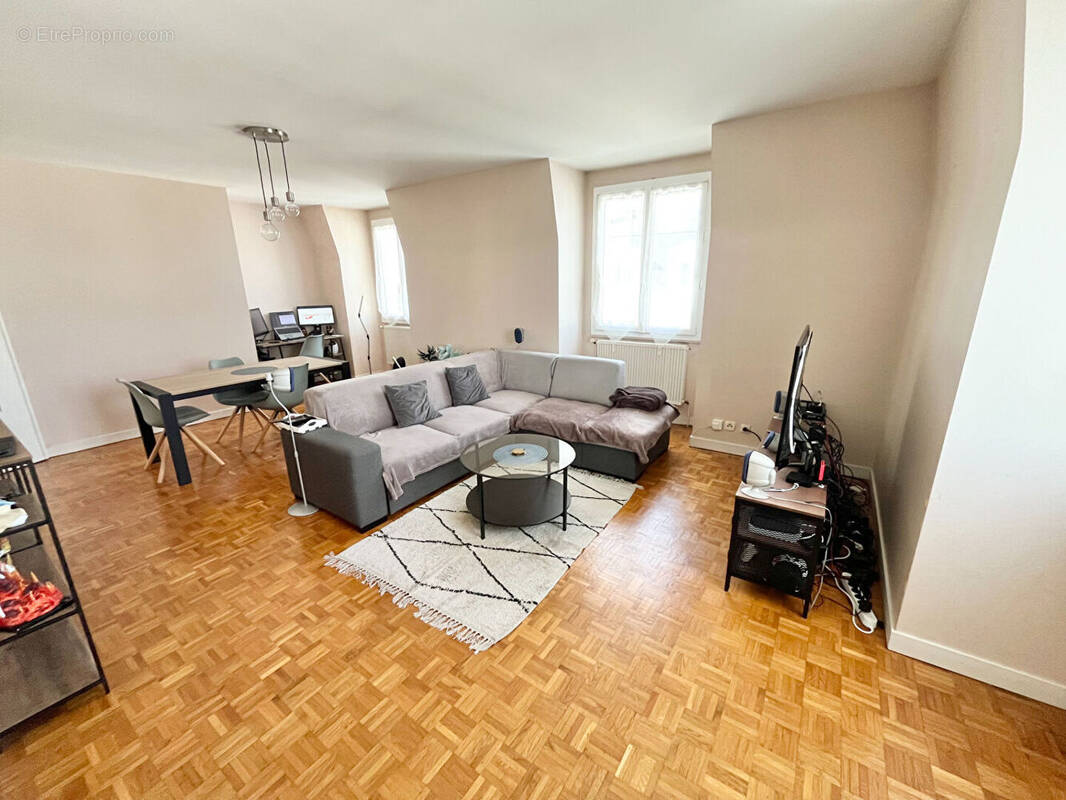 Appartement à SAINT-CYR-SUR-LOIRE