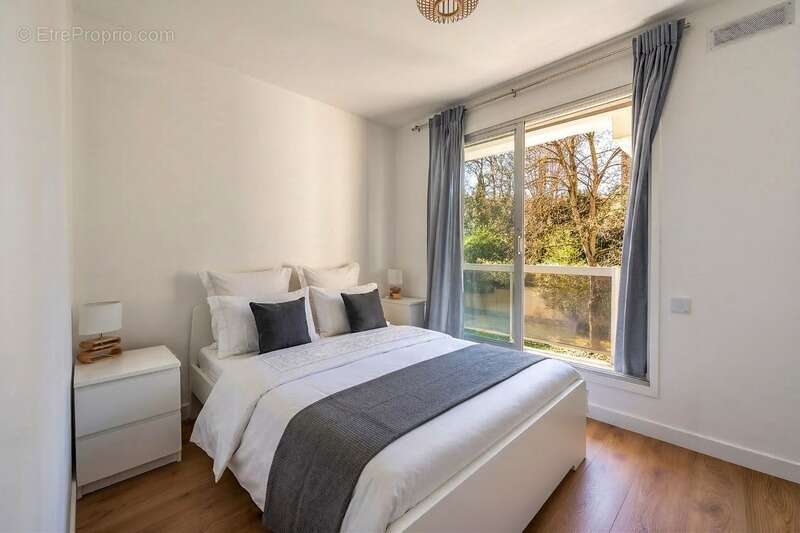 Appartement à SURESNES