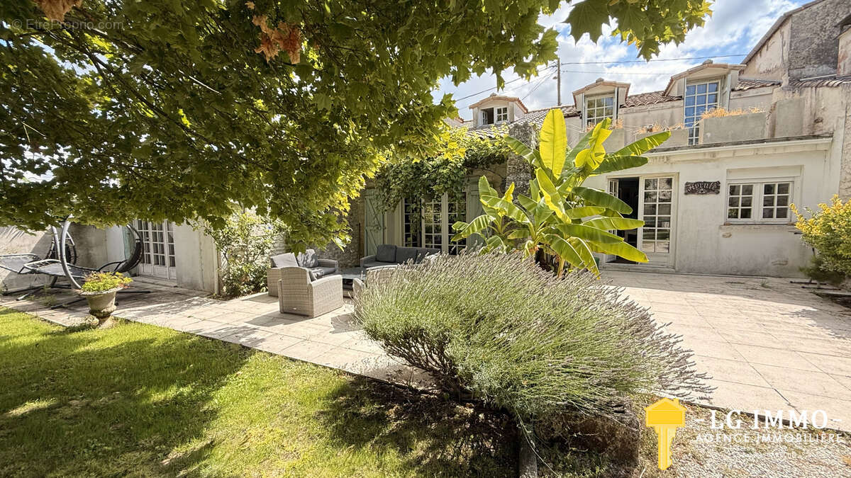 Maison à SEMUSSAC