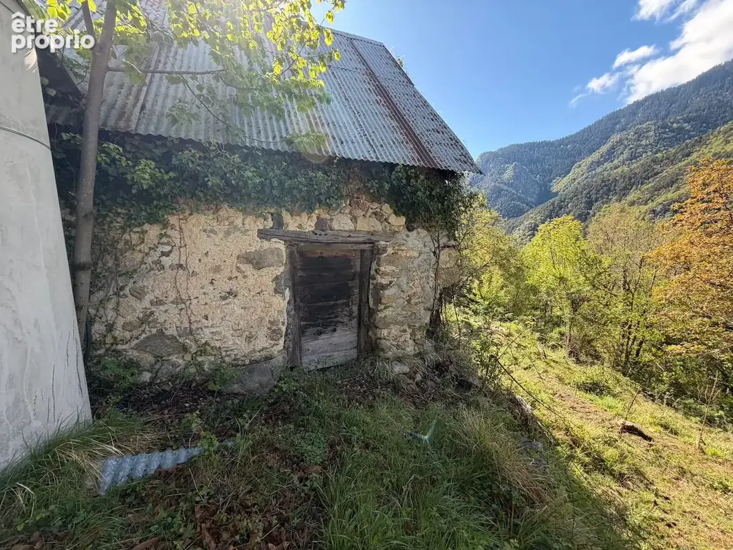 A vendre - Terrain de loisir de 2286m2 avec grange à Saint Martin Vésubie - photo 4
