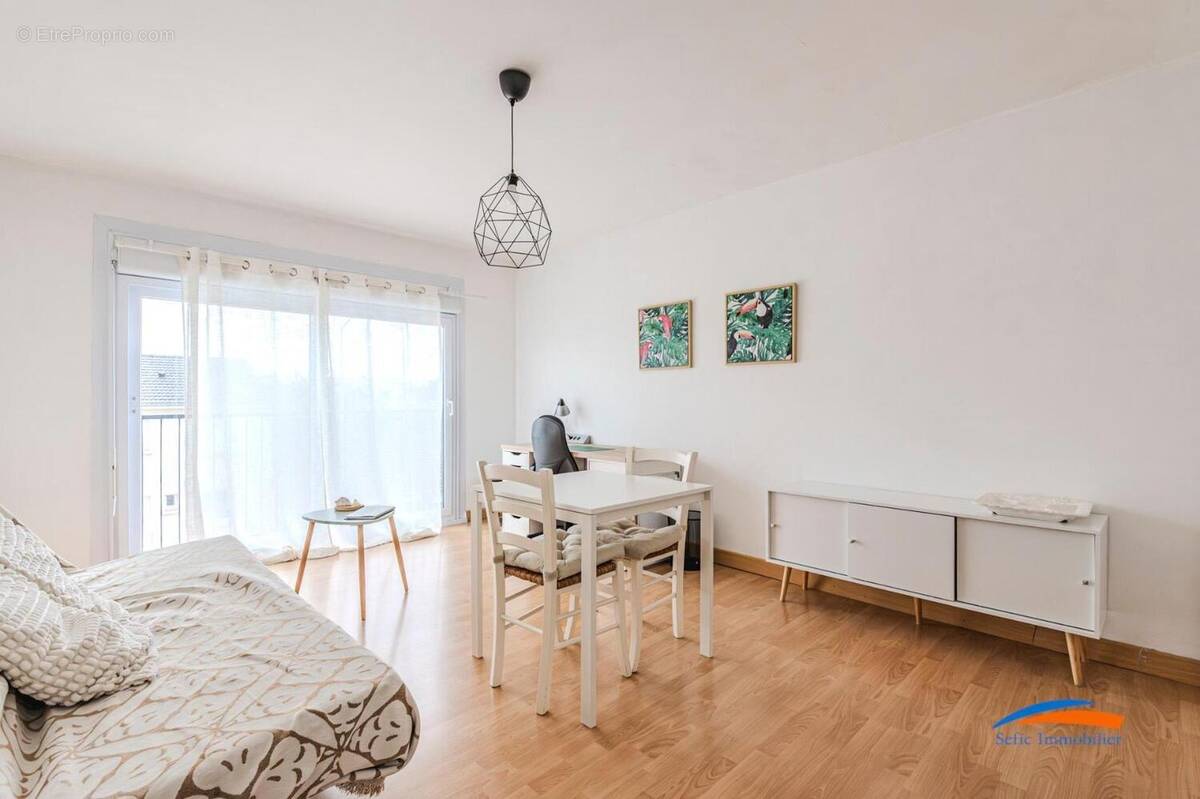   - Appartement à REIMS