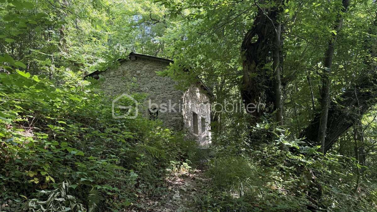 Terrain à SAINT-NAZAIRE-EN-ROYANS
