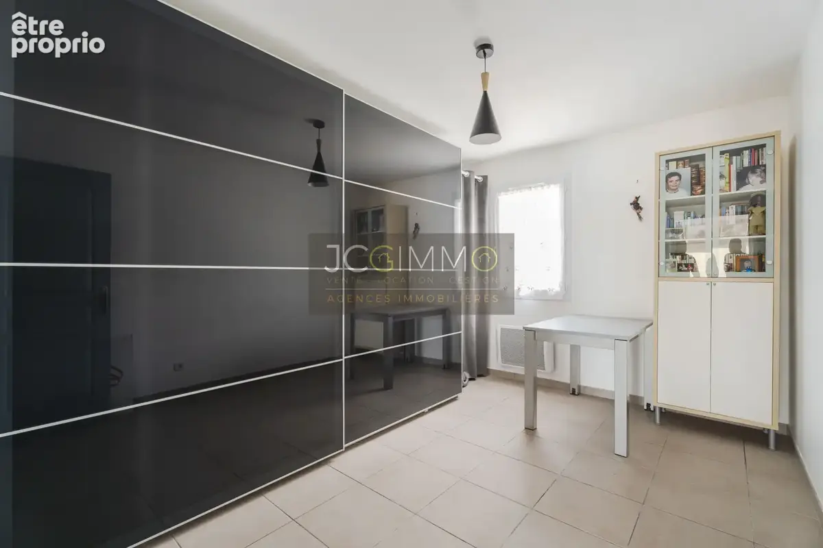 Villa de plain-pied 115m2 - 4 chambres, piscine et garage ! - photo 10
