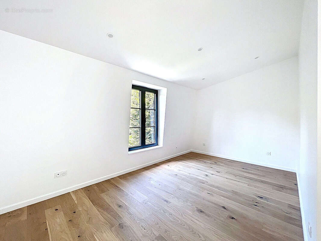 Appartement à SURESNES