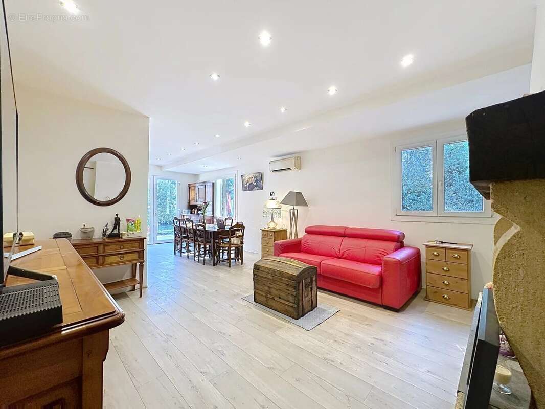 Maison à NANS-LES-PINS