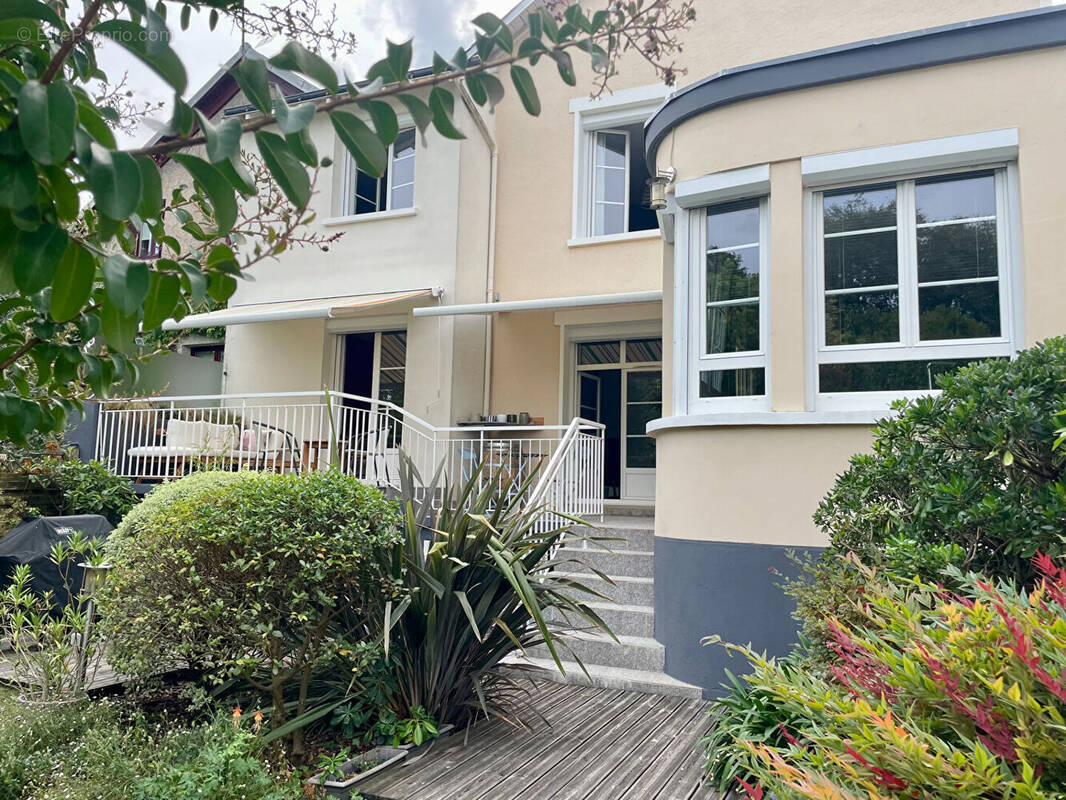 Maison à SAINT-CYR-SUR-LOIRE