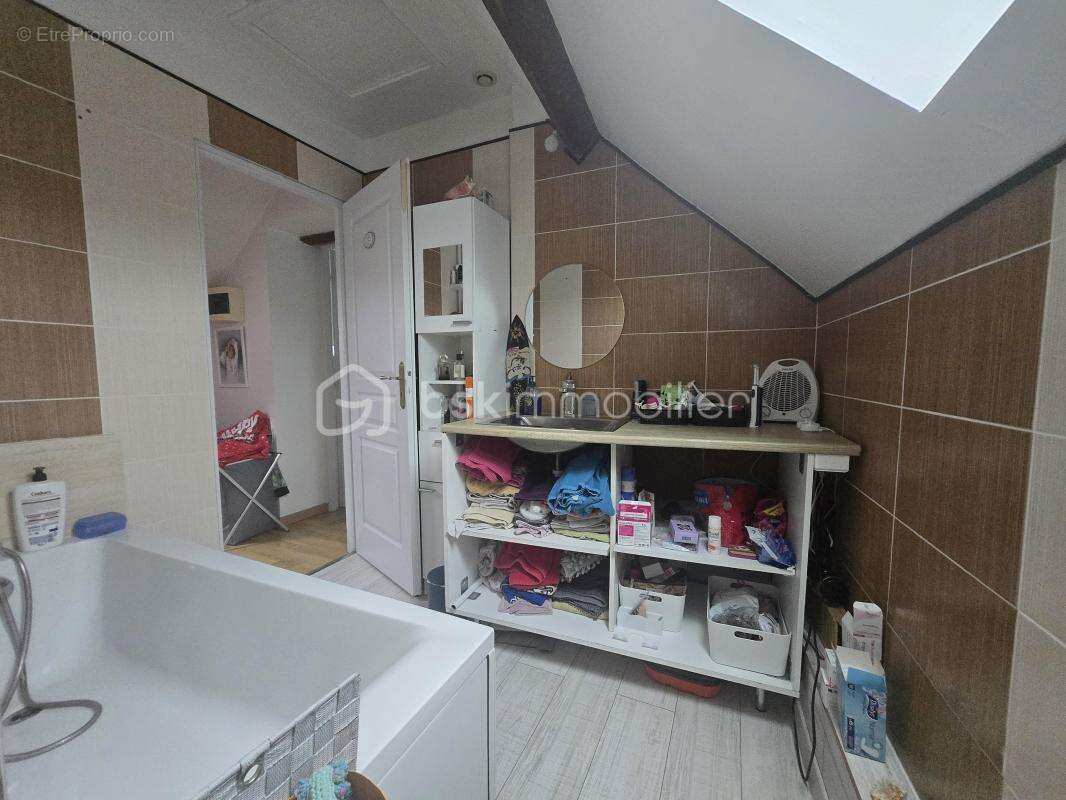 Maison à CHATENAY-SUR-SEINE