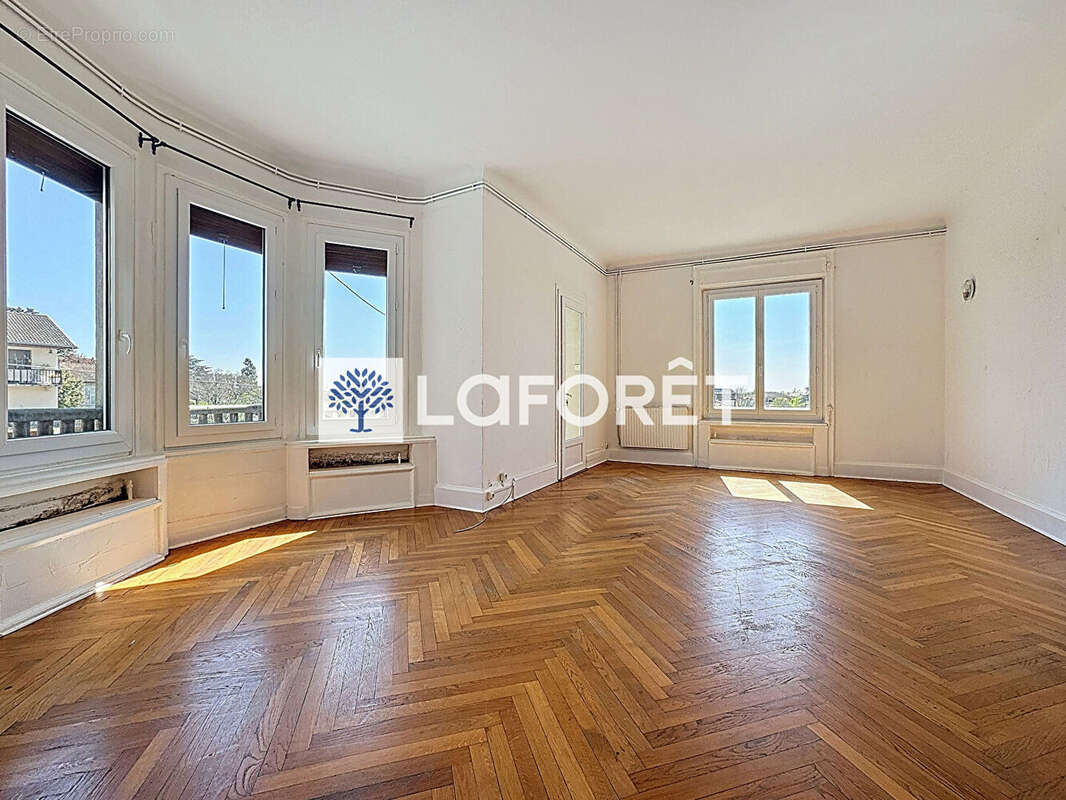 Appartement à MIRIBEL