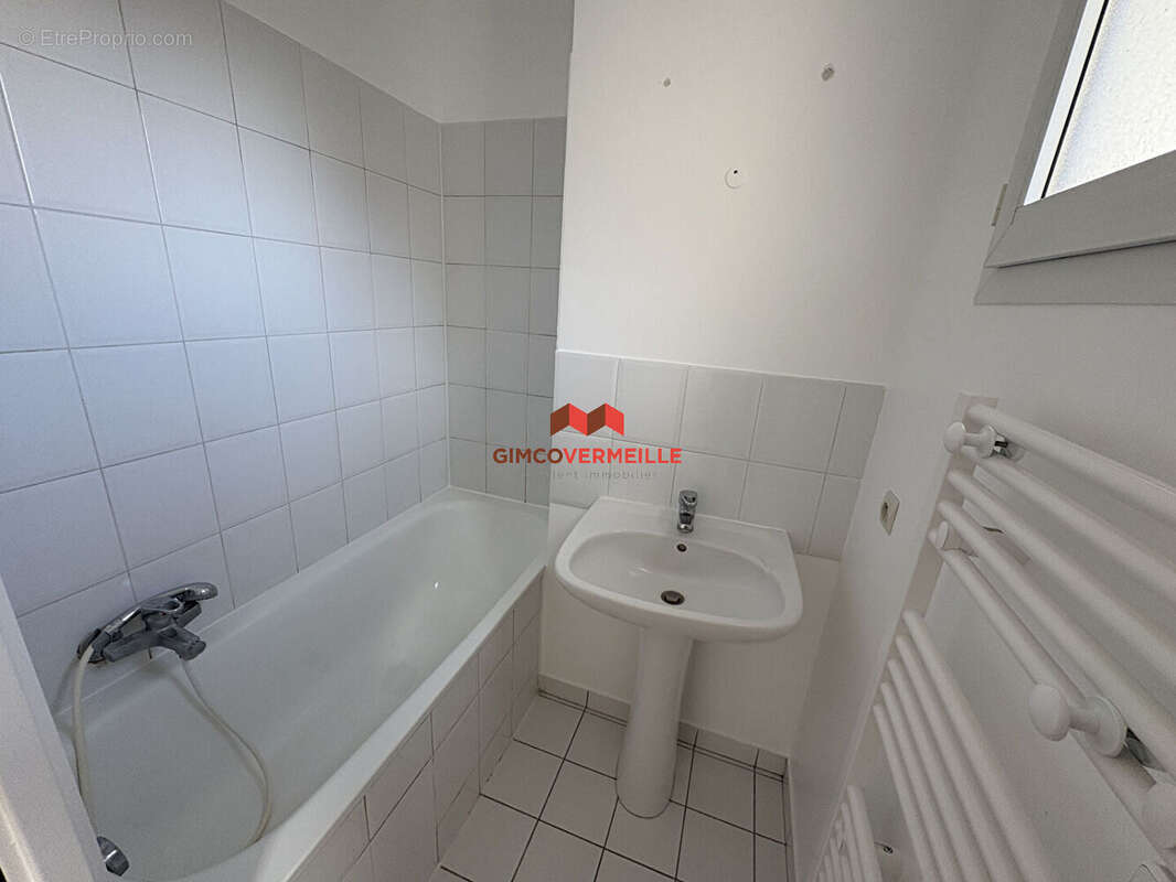 Appartement à VOISINS-LE-BRETONNEUX