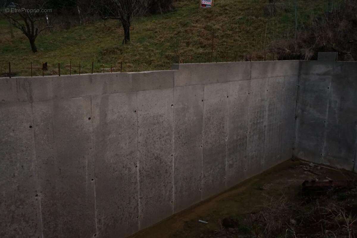 Terrain à UNIEUX