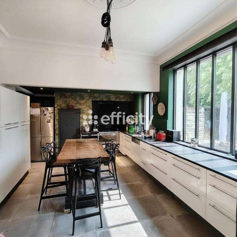 Maison à MEZIERES-SUR-SEINE